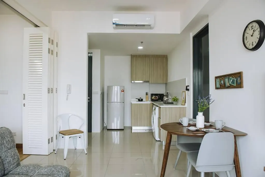 Апартаменты The Elm, 2Br Cityview By W. Stay @ Tropicana 218 Macalister Джорджтаун